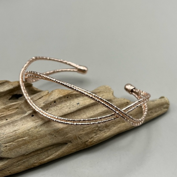 Jewelry - Elegant Rose Gold Women's Bracelet